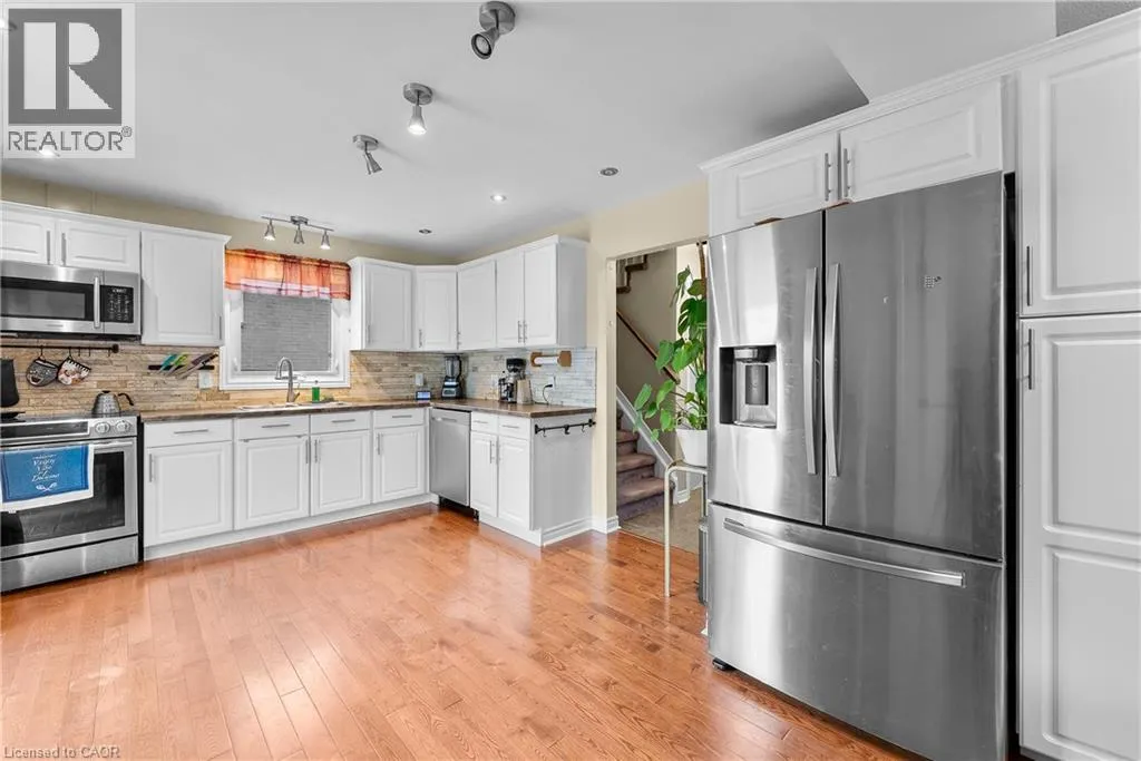 3 BRIARSDALE Crescent