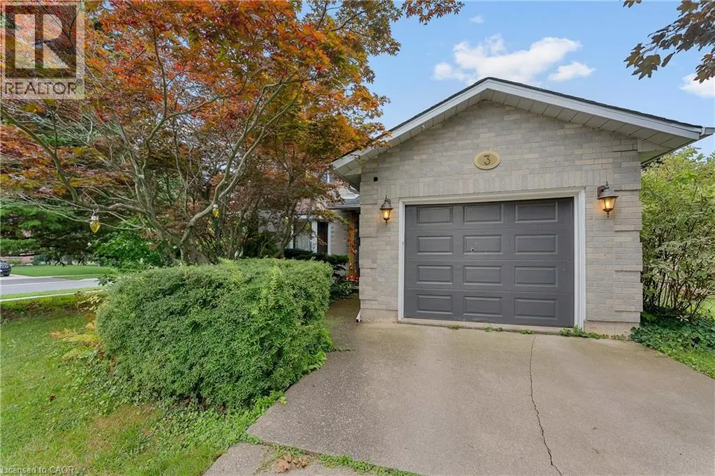 3 BRIARSDALE Crescent