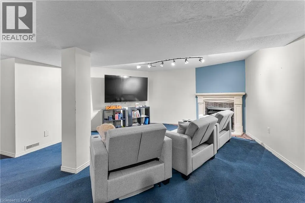 3 BRIARSDALE Crescent