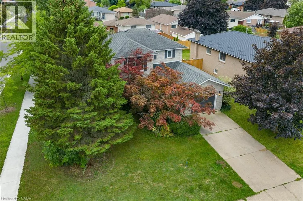 3 BRIARSDALE Crescent