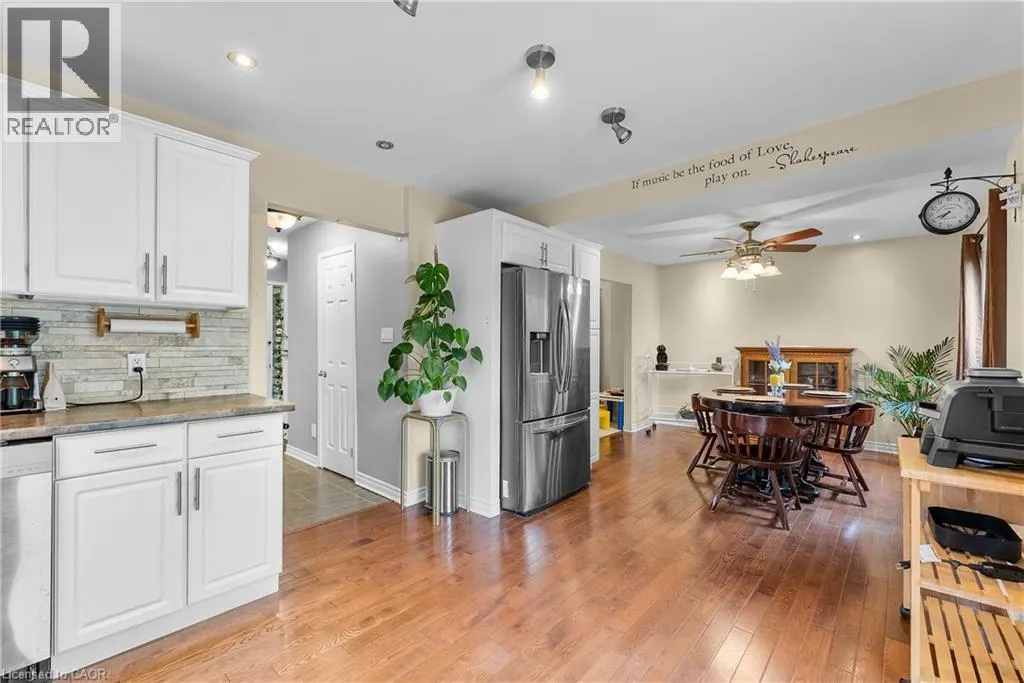 3 BRIARSDALE Crescent