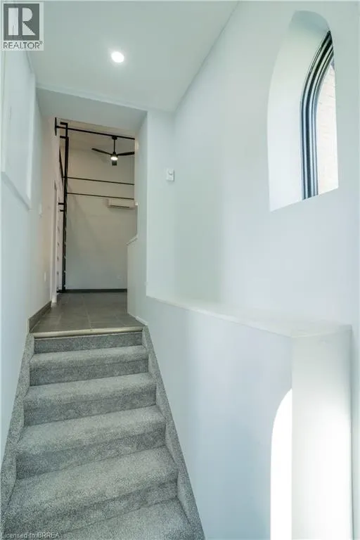 130 ELGIN Street Unit# 4, #4