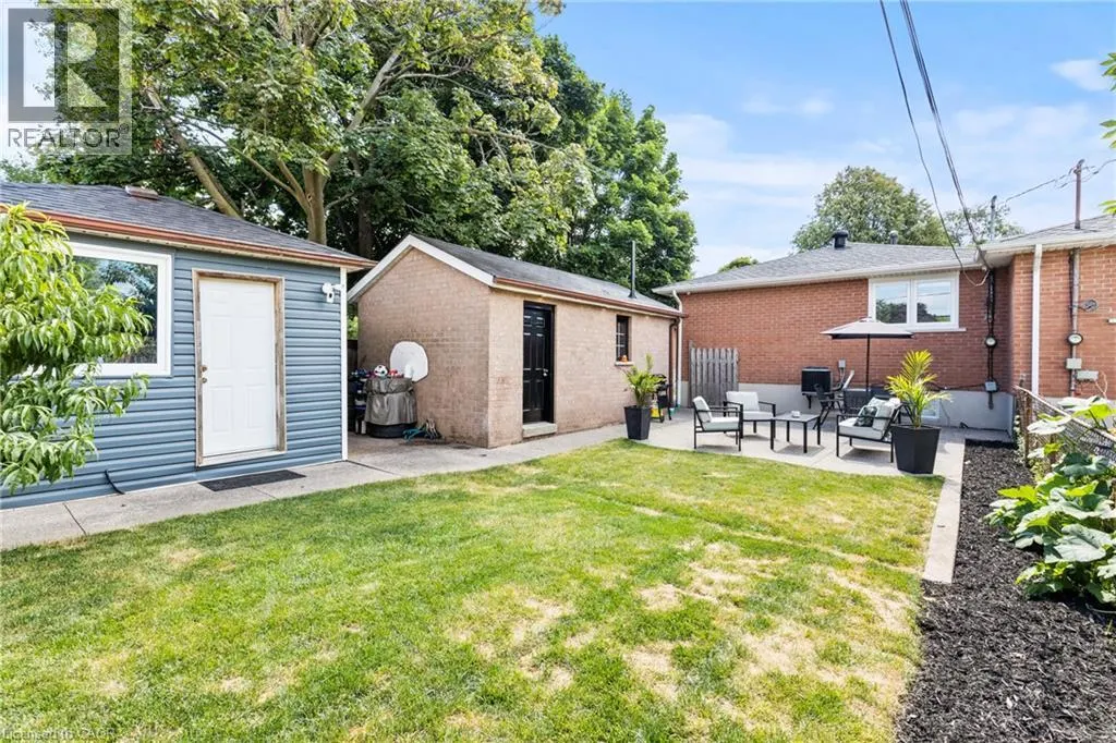 1298 NAPIER Crescent