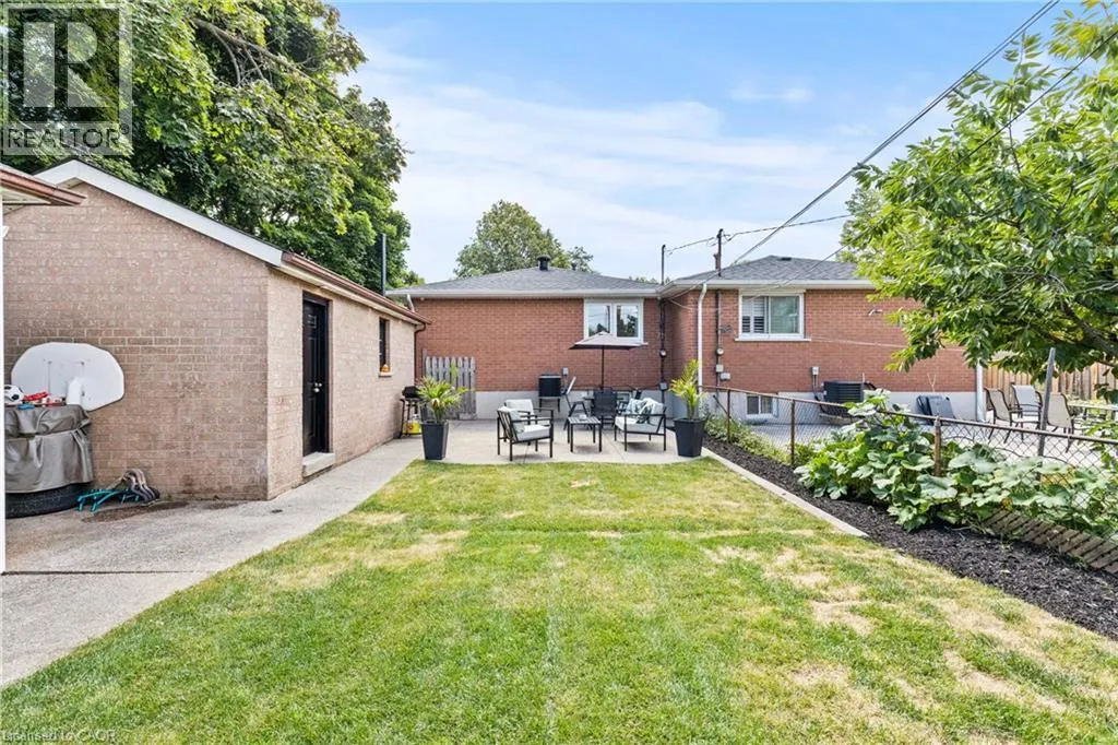 1298 NAPIER Crescent