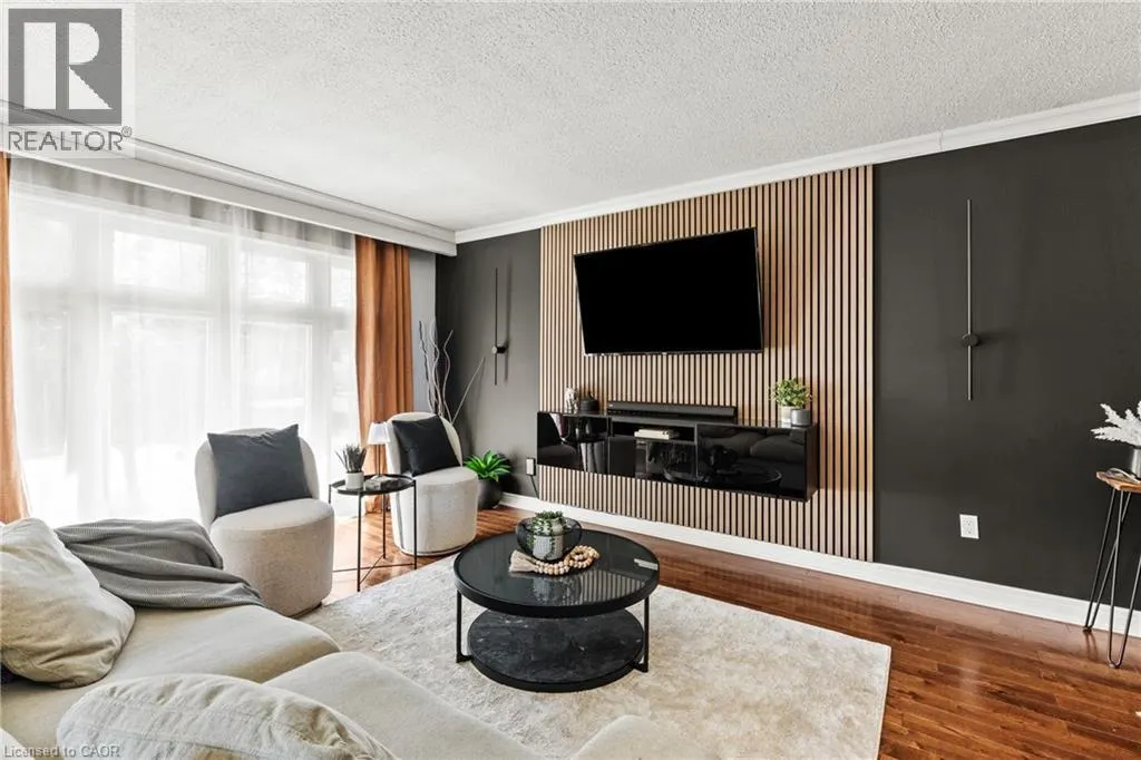 1298 NAPIER Crescent