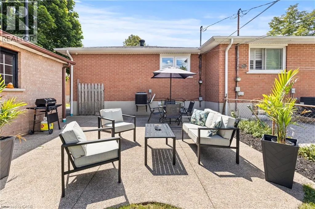 1298 NAPIER Crescent