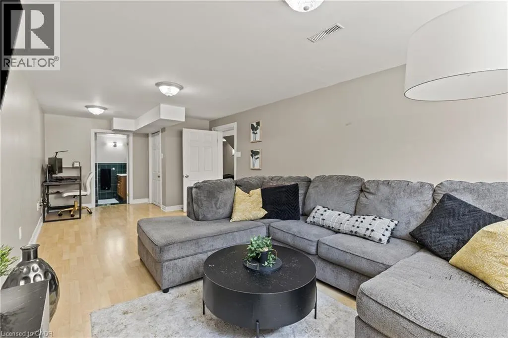 1298 NAPIER Crescent