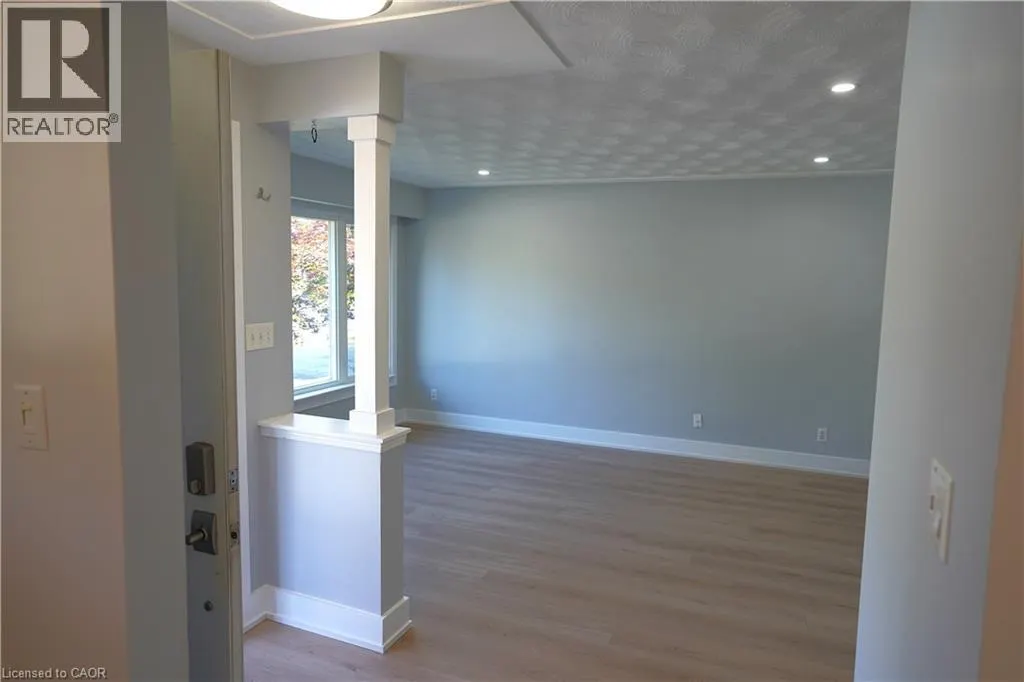 20 SUNRISE Drive Unit# UPPER, #UPPER