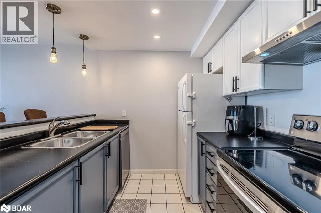 75 ELLEN Street Unit# 1406, #1406