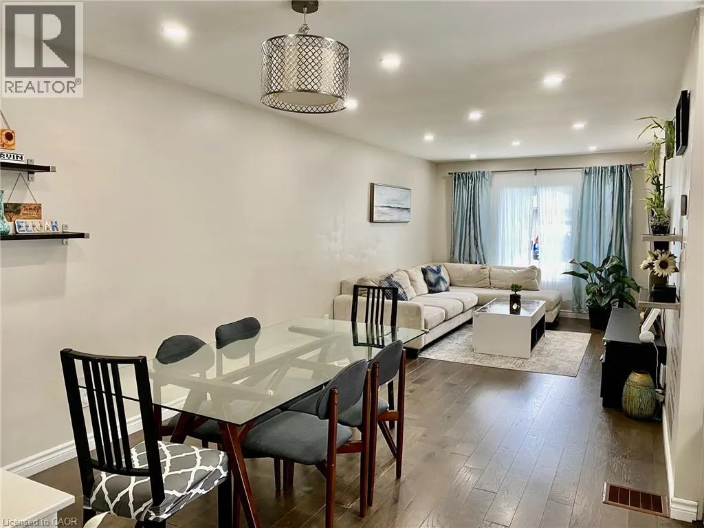 6 ADLER Avenue