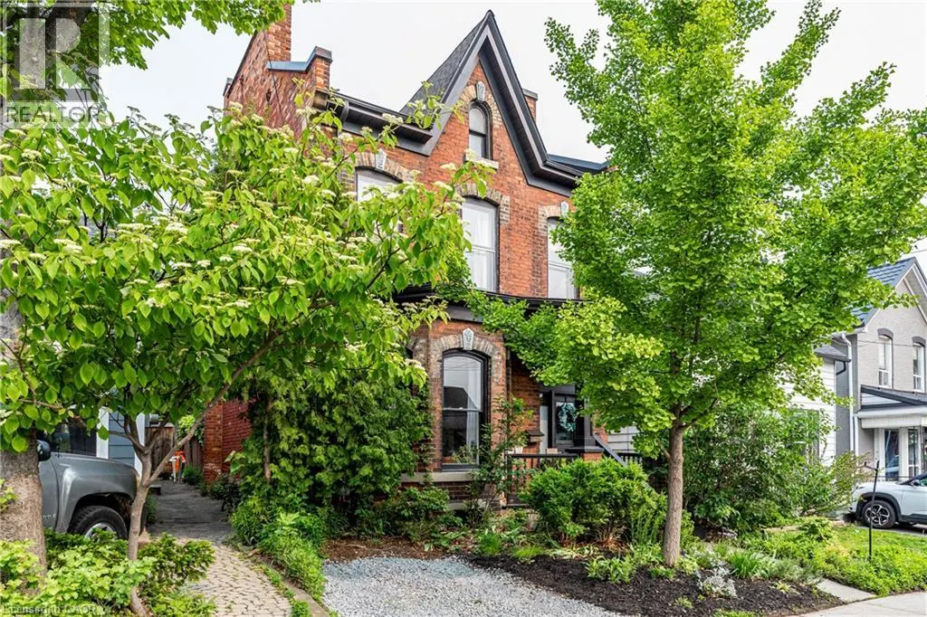 115 LOCKE Street N