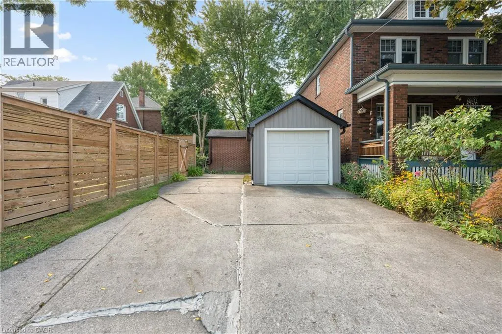 46 NEWTON Avenue