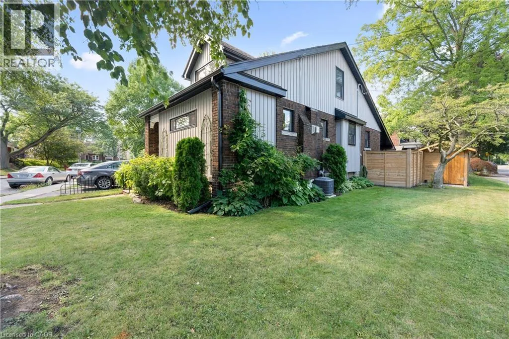46 NEWTON Avenue
