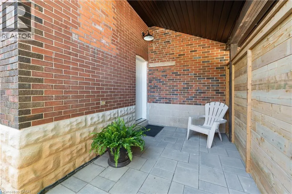 46 NEWTON Avenue