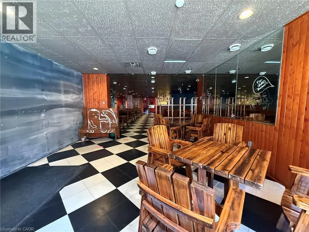 11 WALNUT Street S