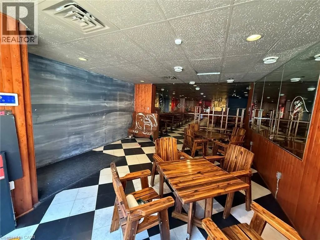 11 WALNUT Street S