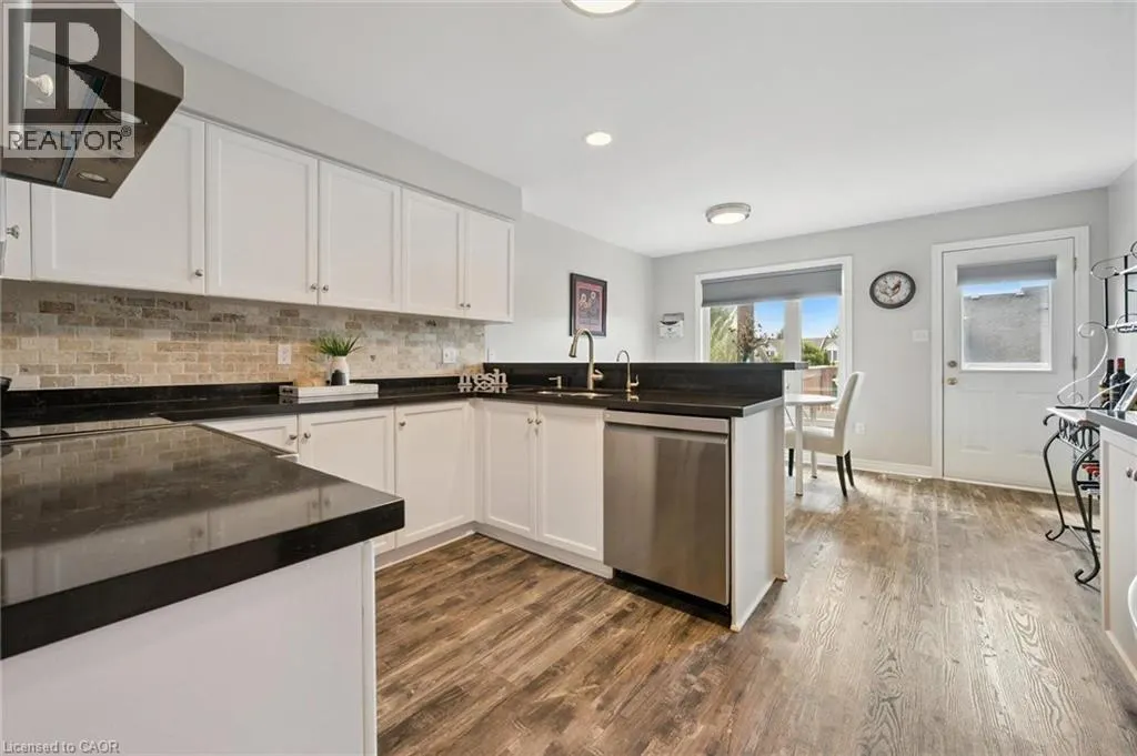 98 SCHRODER Crescent