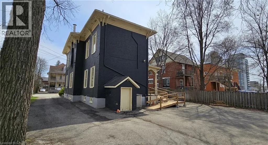 106 YOUNG Street W