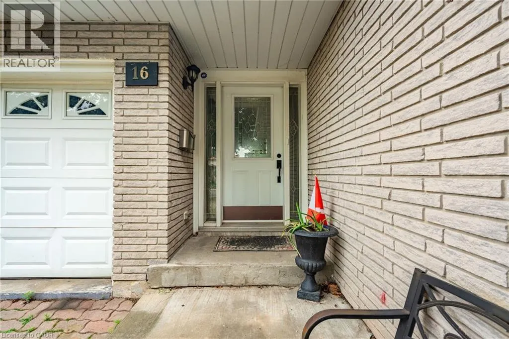 16 FLAMINGO Drive