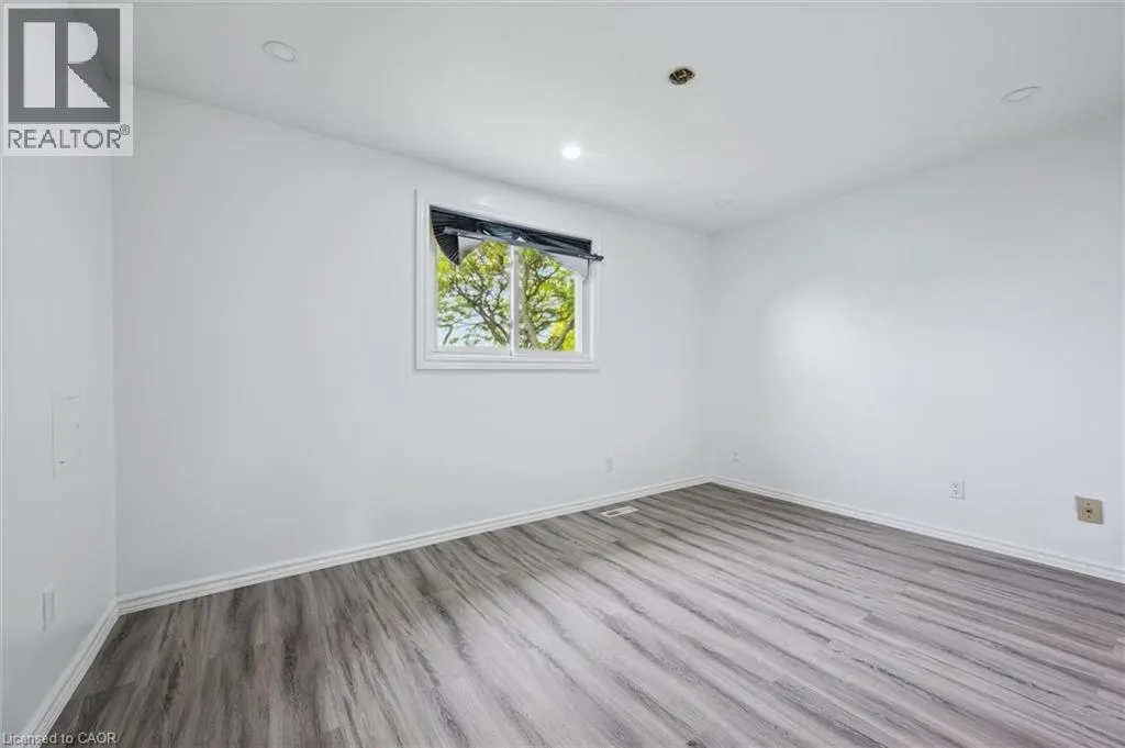 21 FOREST GLEN Court Unit# UPPER, #UPPER