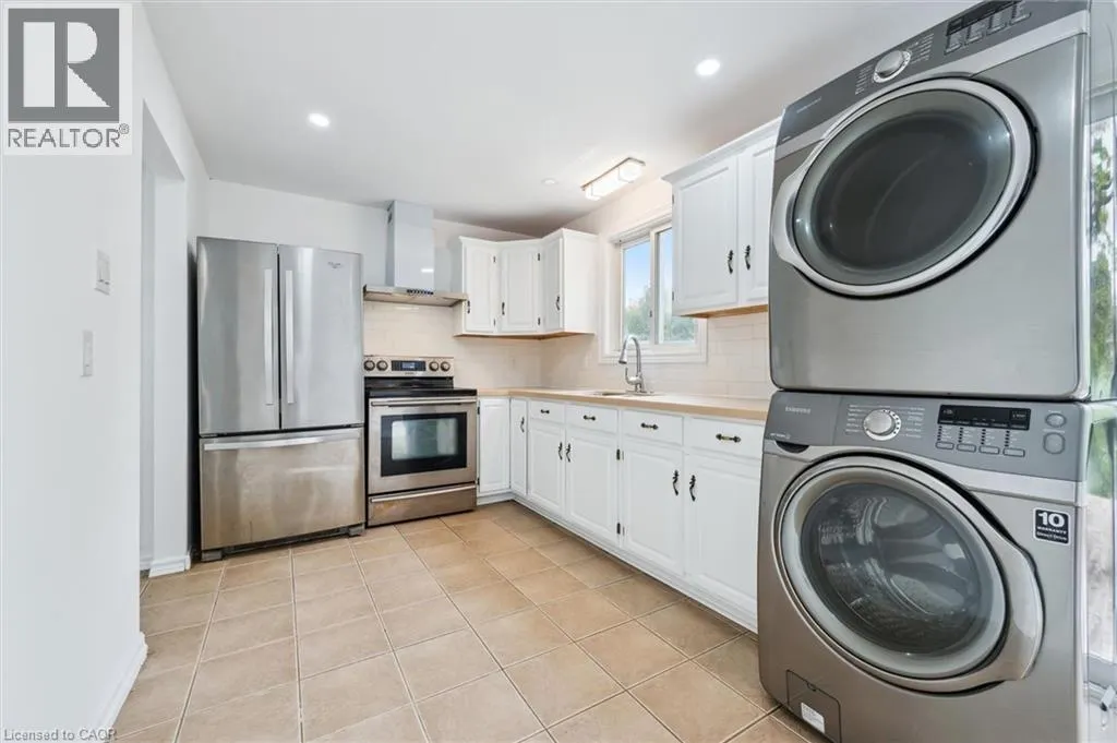 21 FOREST GLEN Court Unit# UPPER, #UPPER