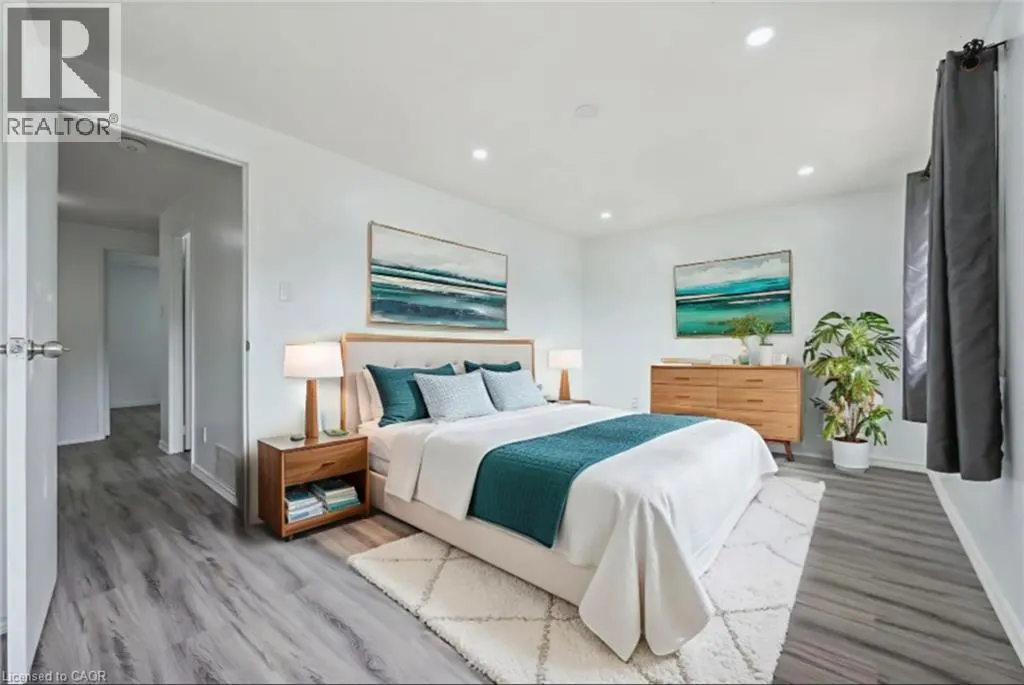 21 FOREST GLEN Court Unit# UPPER, #UPPER