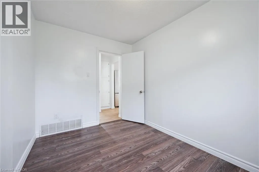 21 FOREST GLEN Court Unit# UPPER, #UPPER