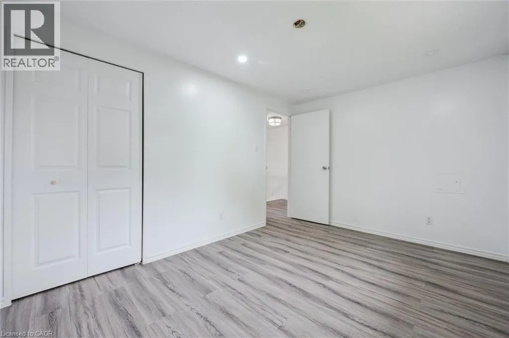 21 FOREST GLEN Court Unit# UPPER, #UPPER