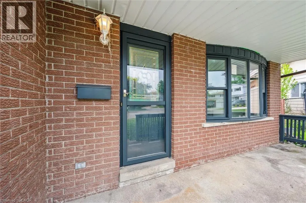 21 FOREST GLEN Court Unit# UPPER, #UPPER