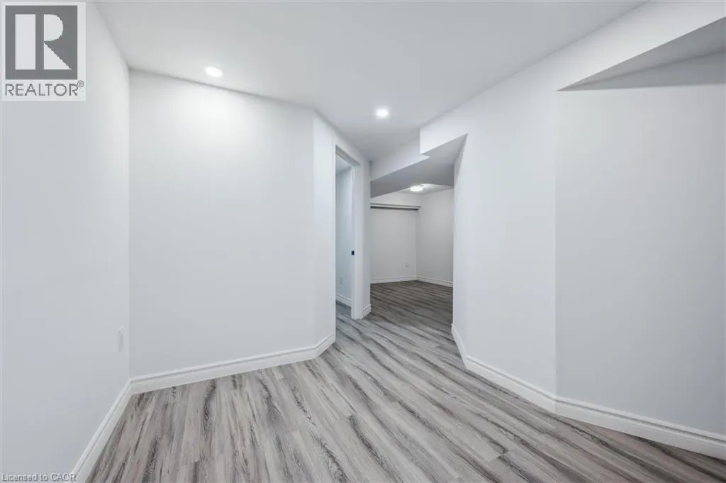 21 FOREST GLEN Court Unit# LOWER, #LOWER
