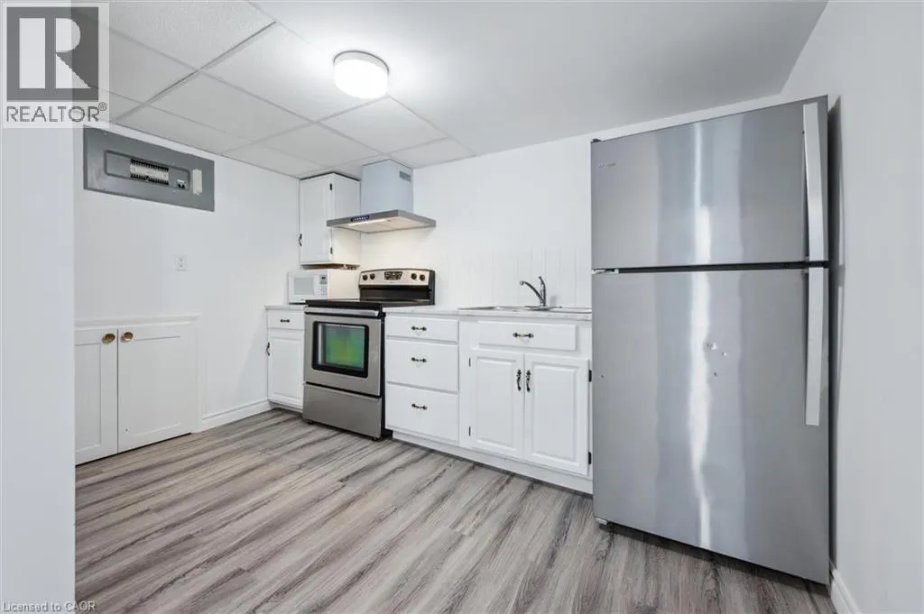 21 FOREST GLEN Court Unit# LOWER, #LOWER