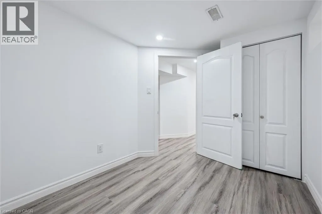 21 FOREST GLEN Court Unit# LOWER, #LOWER