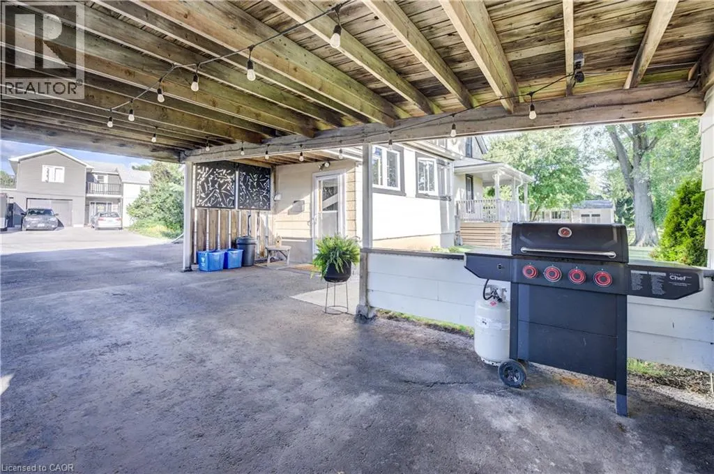 554 HURON Street