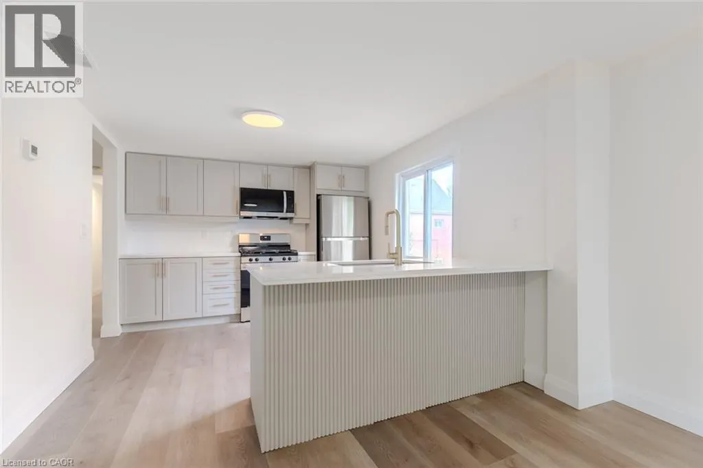 92 PEARL Street S