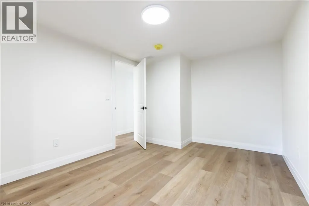 92 PEARL Street S
