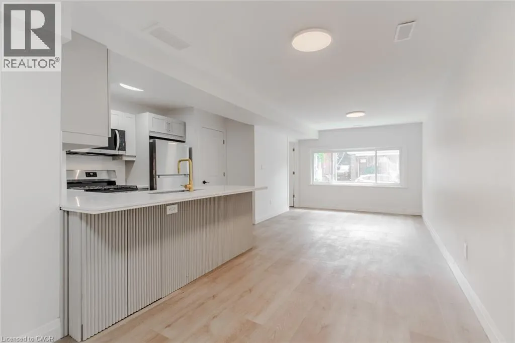 92 PEARL Street S