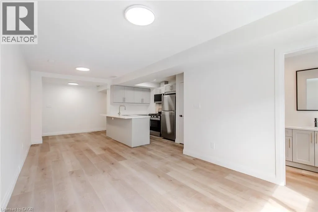 92 PEARL Street S