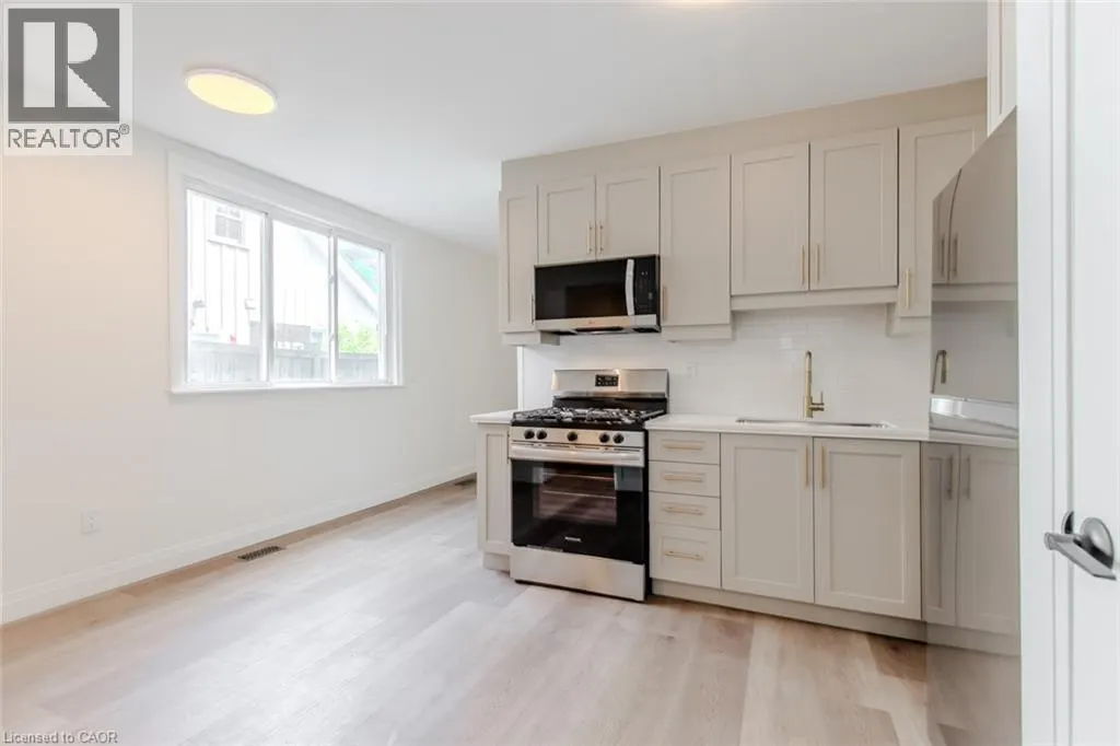 92 PEARL Street S