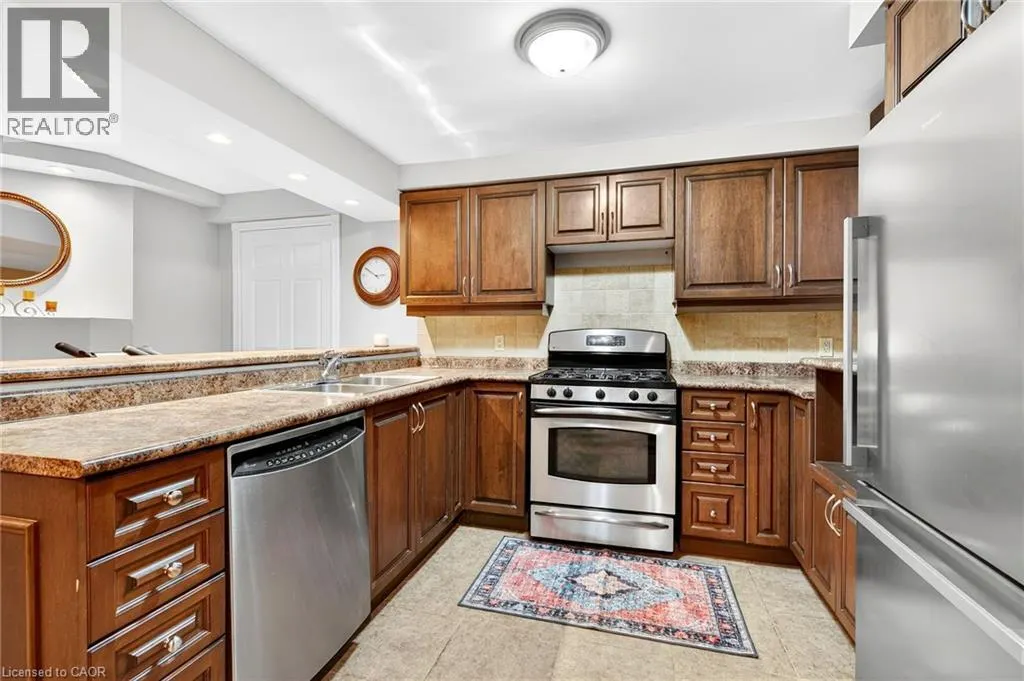 18 KONSTANTINE Court