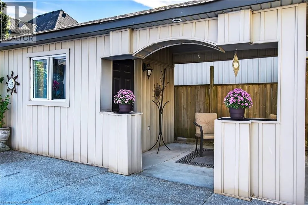 18 KONSTANTINE Court