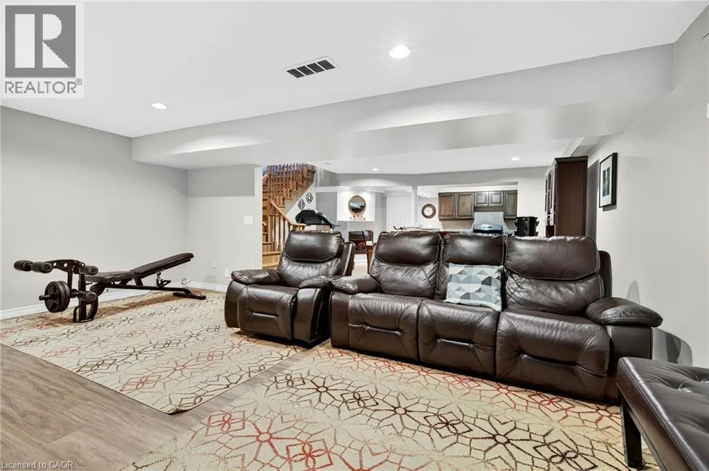 18 KONSTANTINE Court