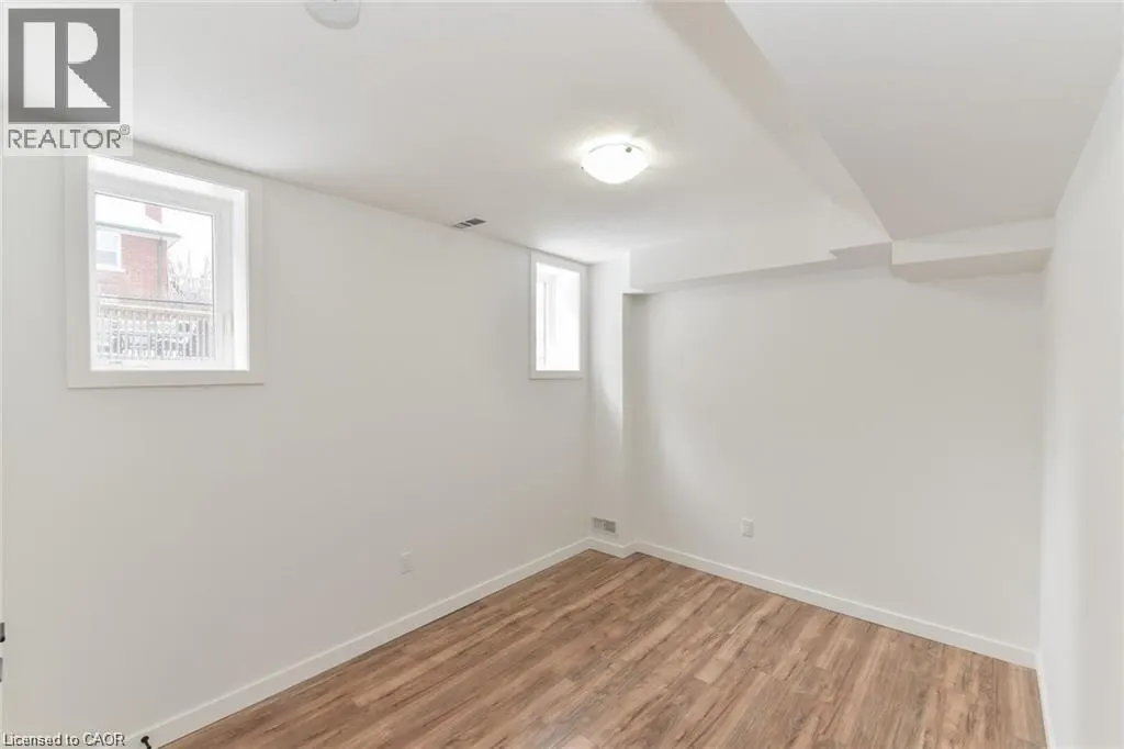 46 FRANKLIN Street S