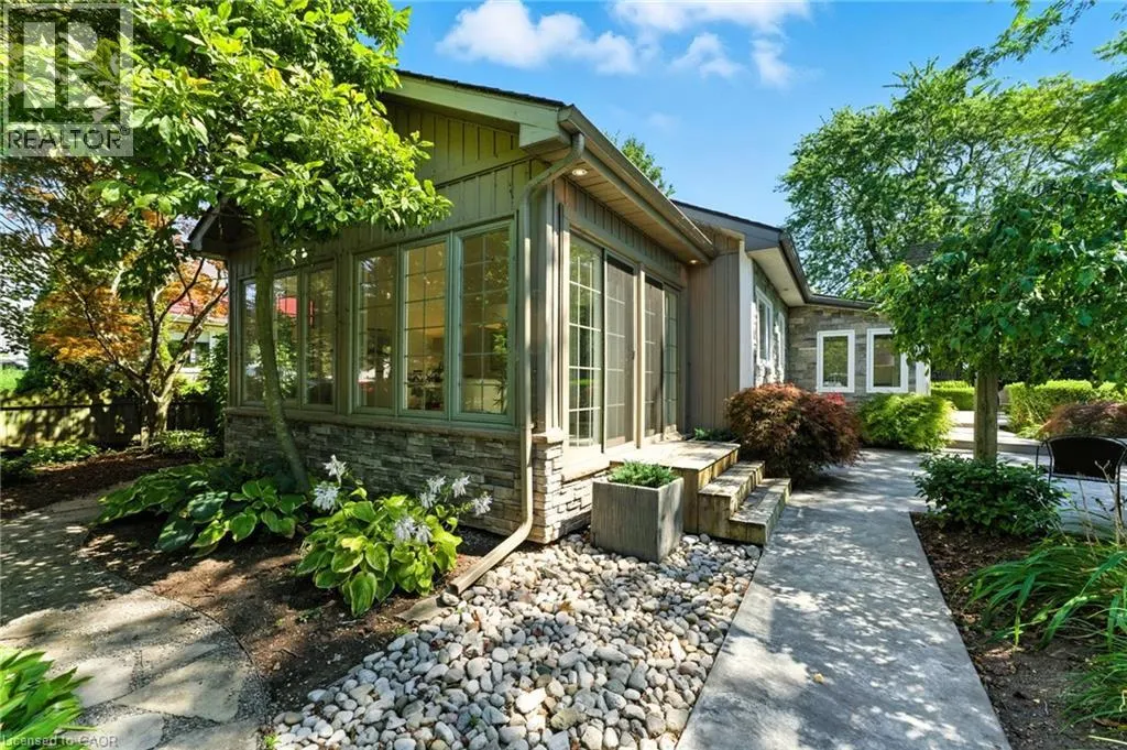 58 LAKEVIEW Avenue