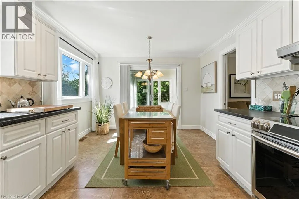 58 LAKEVIEW Avenue
