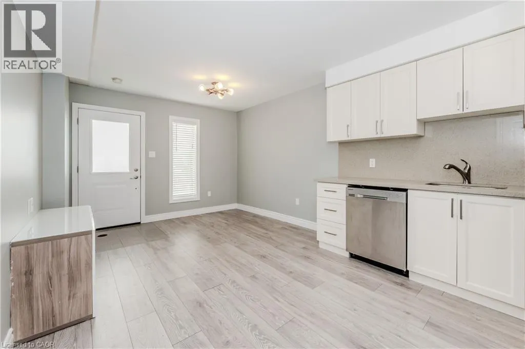 122 COURTLAND Avenue E Unit# 11, #11