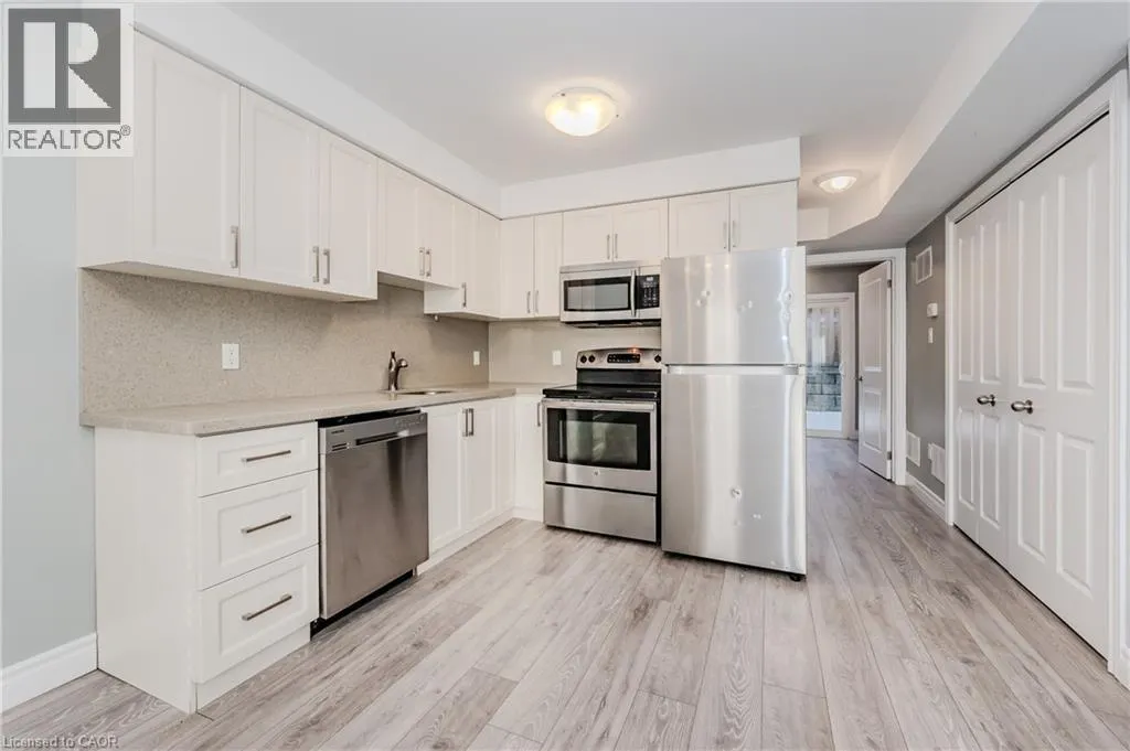 122 COURTLAND Avenue E Unit# 11, #11