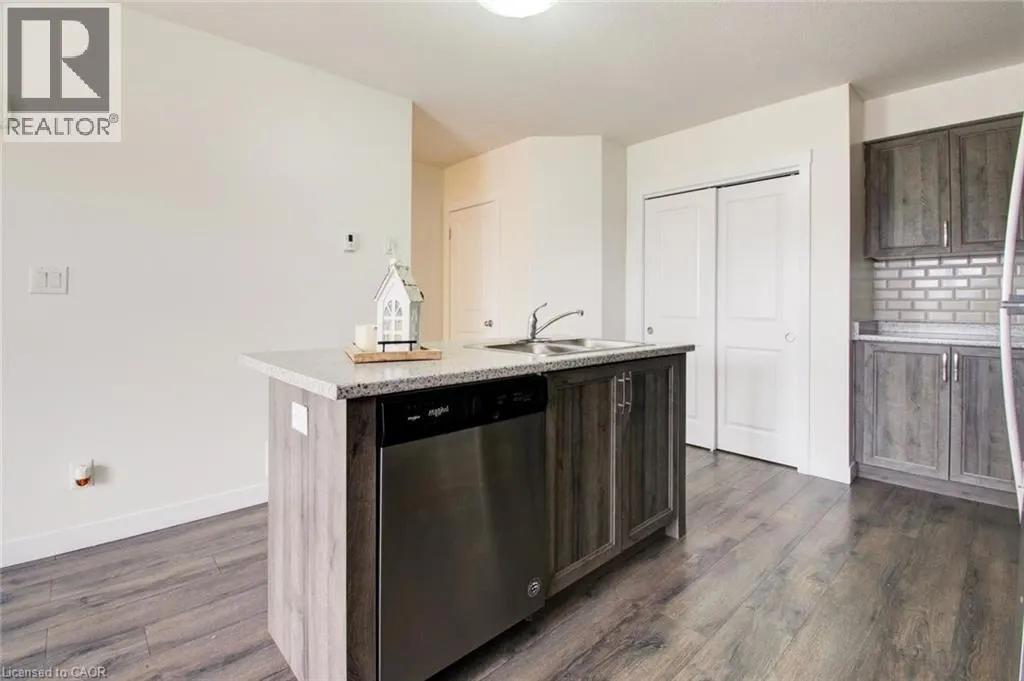 150 ROCHEFORT Street Unit# E, #E