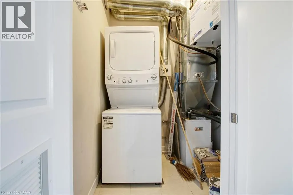 150 ROCHEFORT Street Unit# E, #E