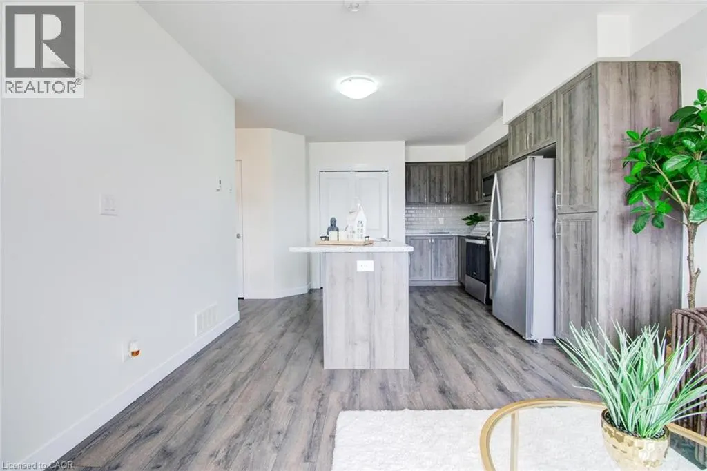150 ROCHEFORT Street Unit# E, #E