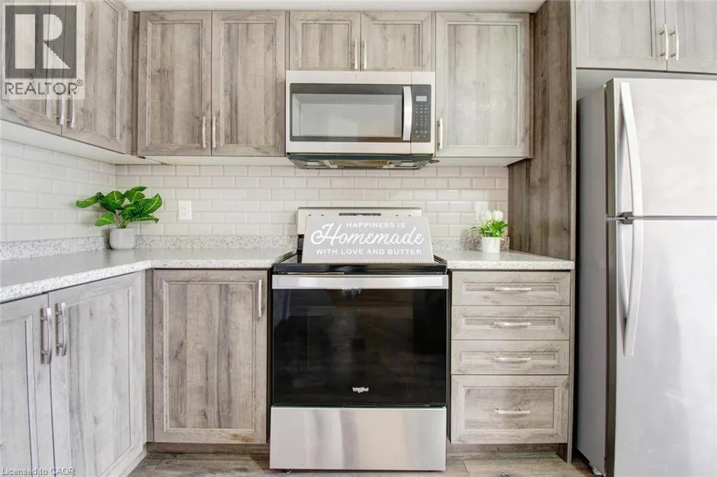 150 ROCHEFORT Street Unit# E, #E